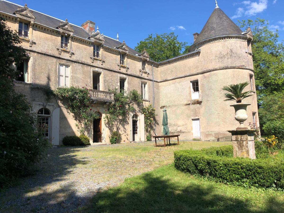 Chateau De La Mothe Saint-Sulpice-en-Pareds Exterior photo